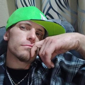 Meet your Posher, Levi